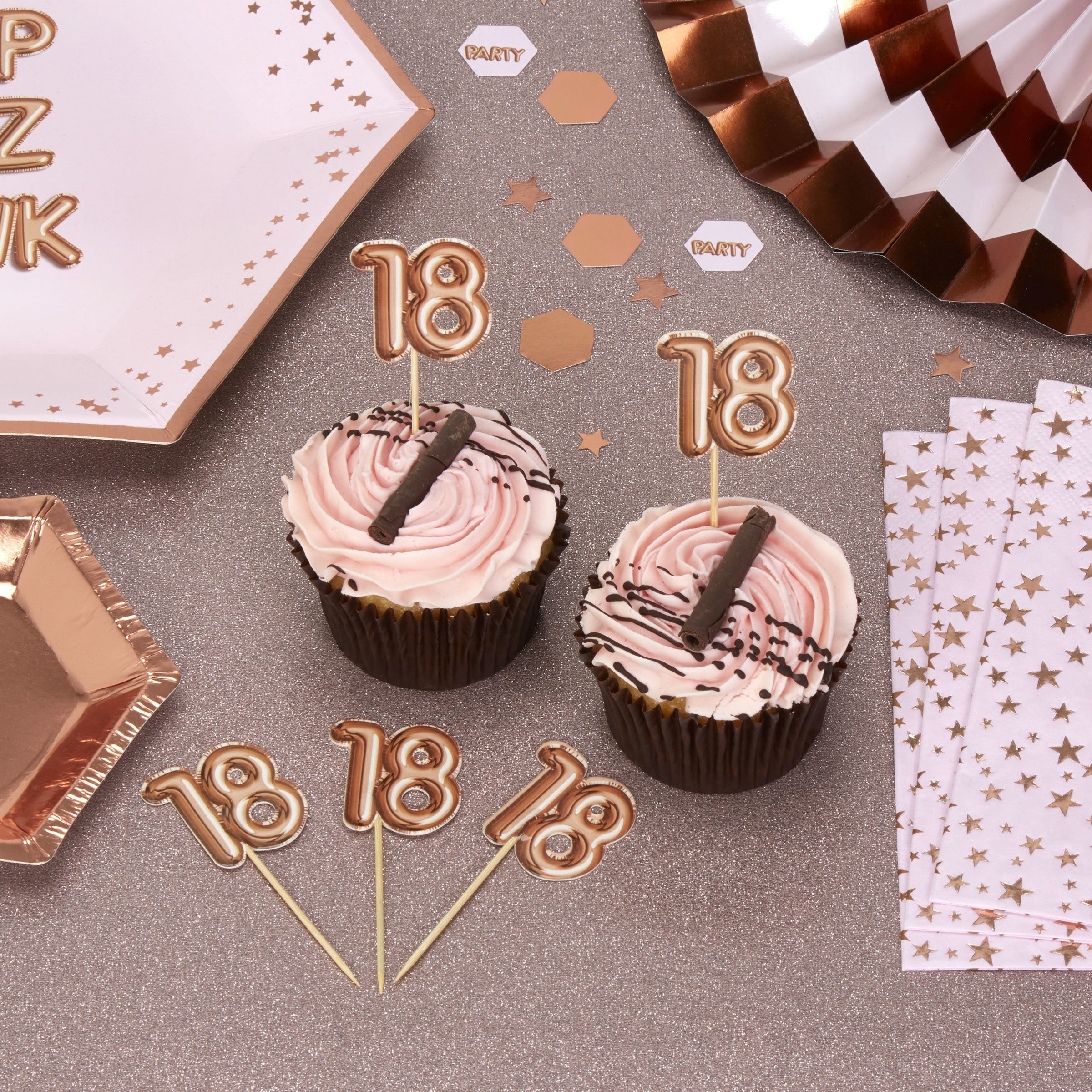 20 pics décoratifs pour gâteau 