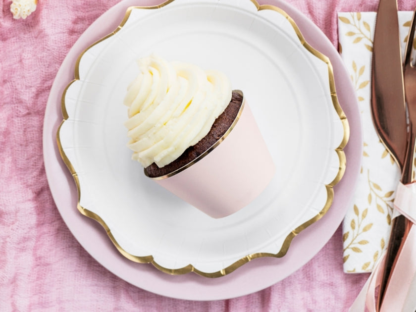 6 moules à cupcakes rose pastel bord doré en carton