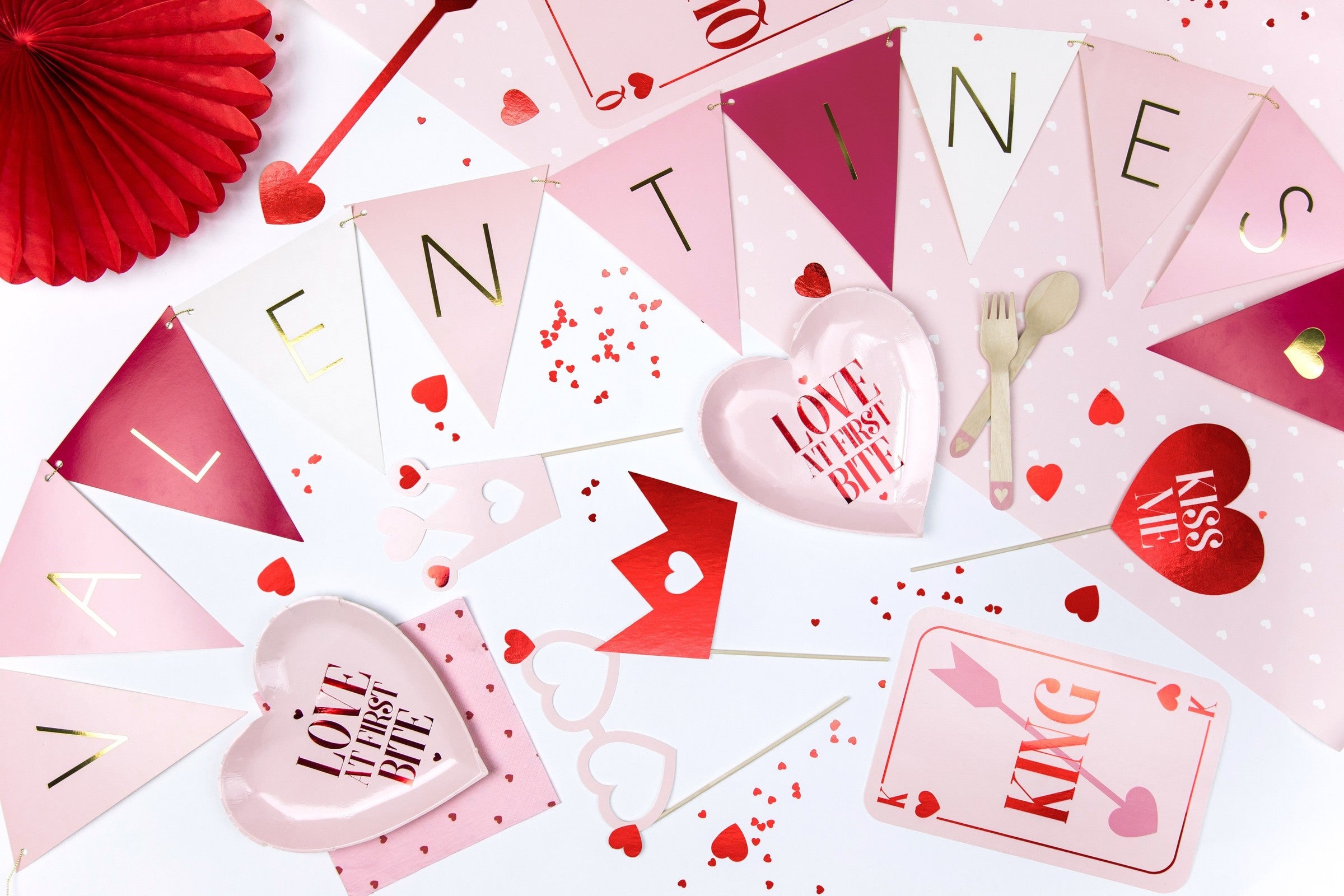 Confettis en forme de cœur rouge métallique de 25 mm pour la table - Valentine’s Day