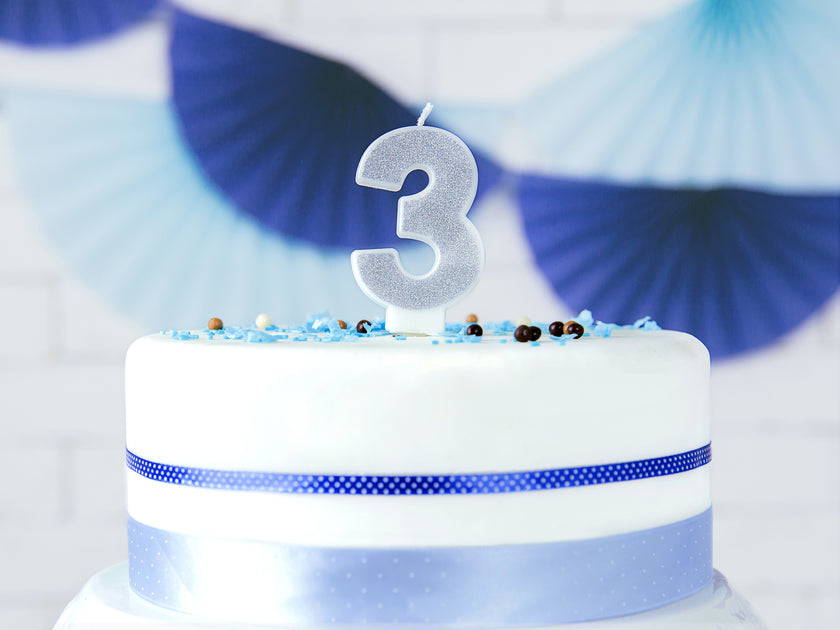 Bougie anniversaire argentée chiffre 3