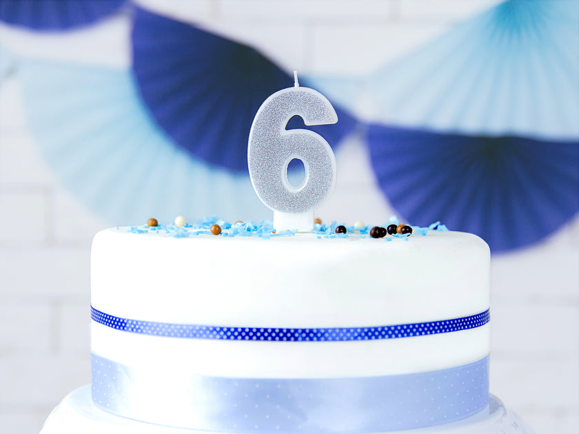 Bougie anniversaire argentée chiffre 6