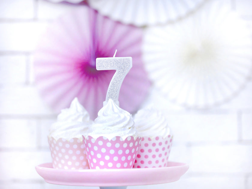 Bougie anniversaire argentée chiffre 7