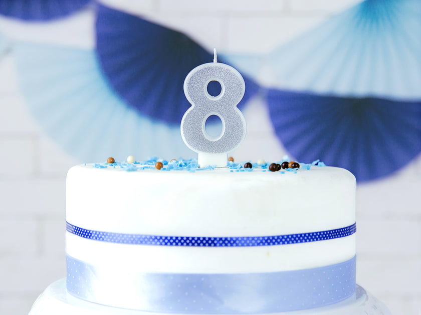 Bougie anniversaire argentée chiffre 8