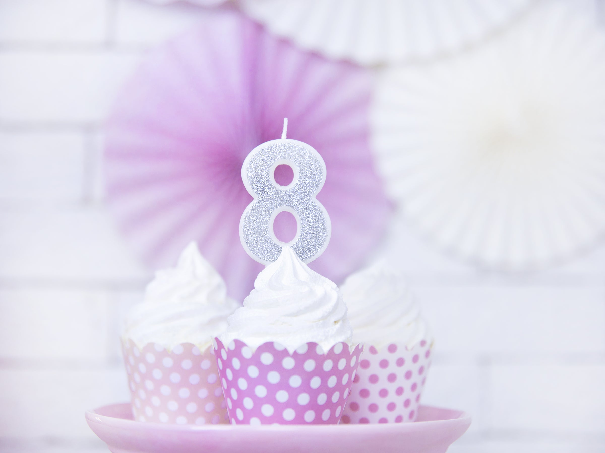 Bougie anniversaire argentée chiffre 8