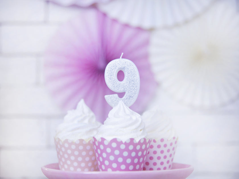 Bougie anniversaire argentée chiffre 9