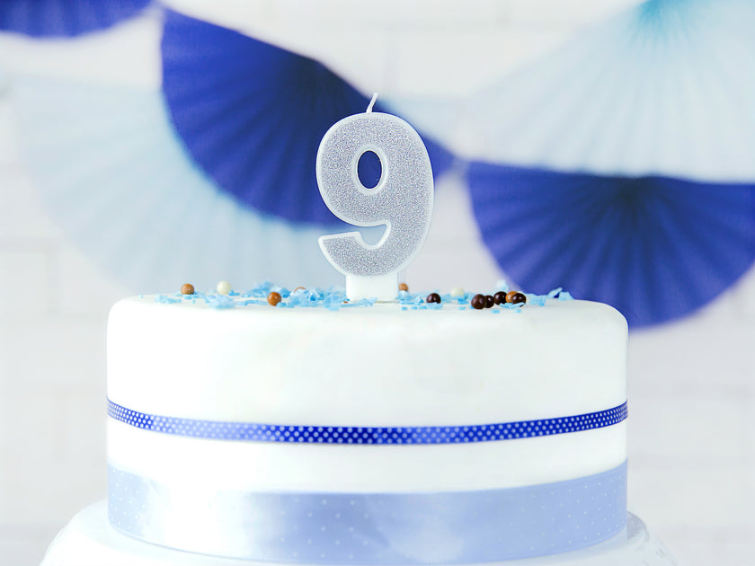 Bougie anniversaire argentée chiffre 9
