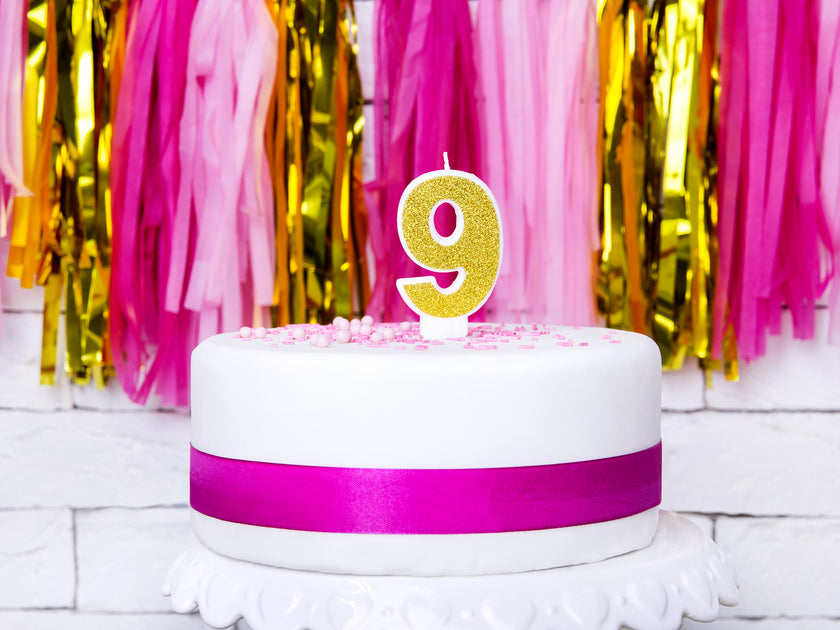 Bougie anniversaire dorée chiffre 9