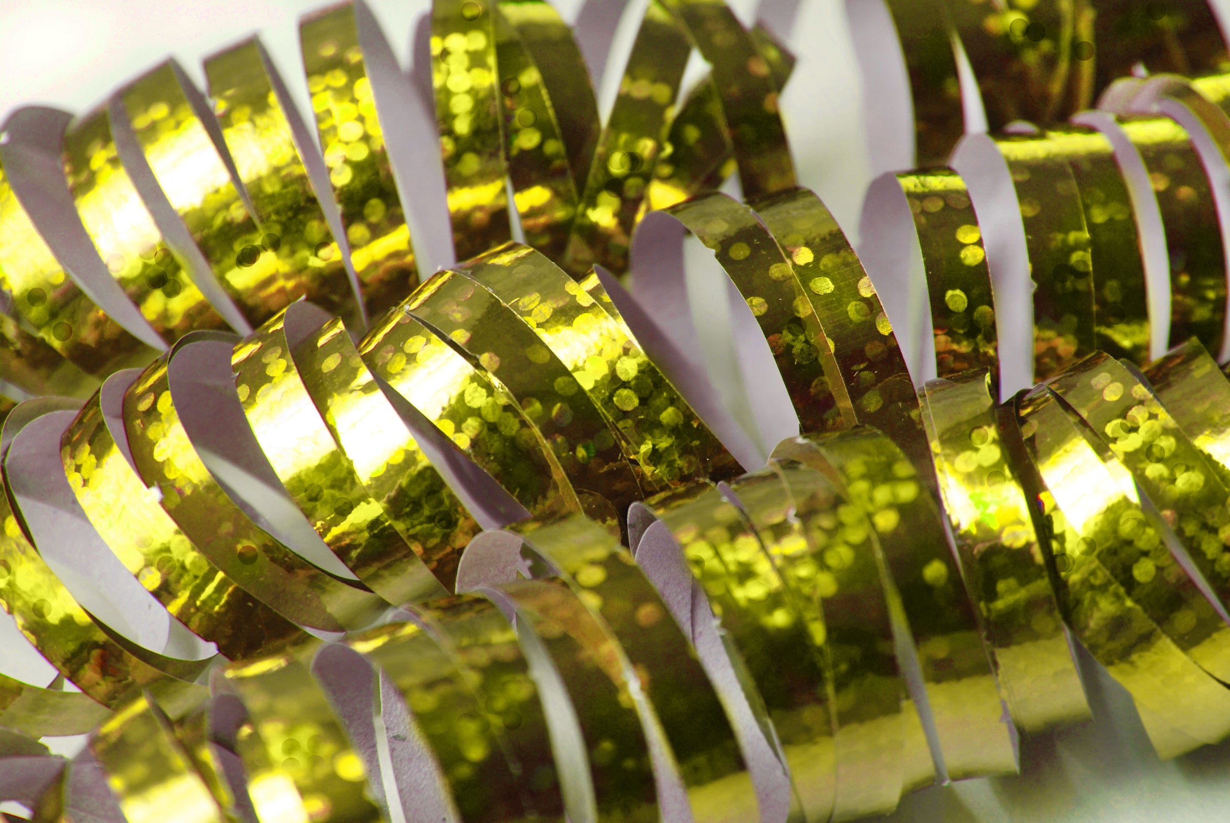 18 serpentins hologramme doré
