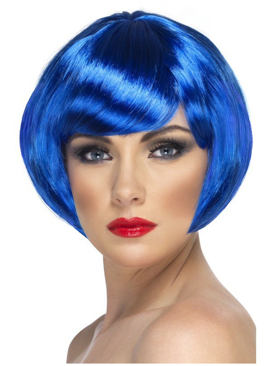 Perruque bleu de jolie fille